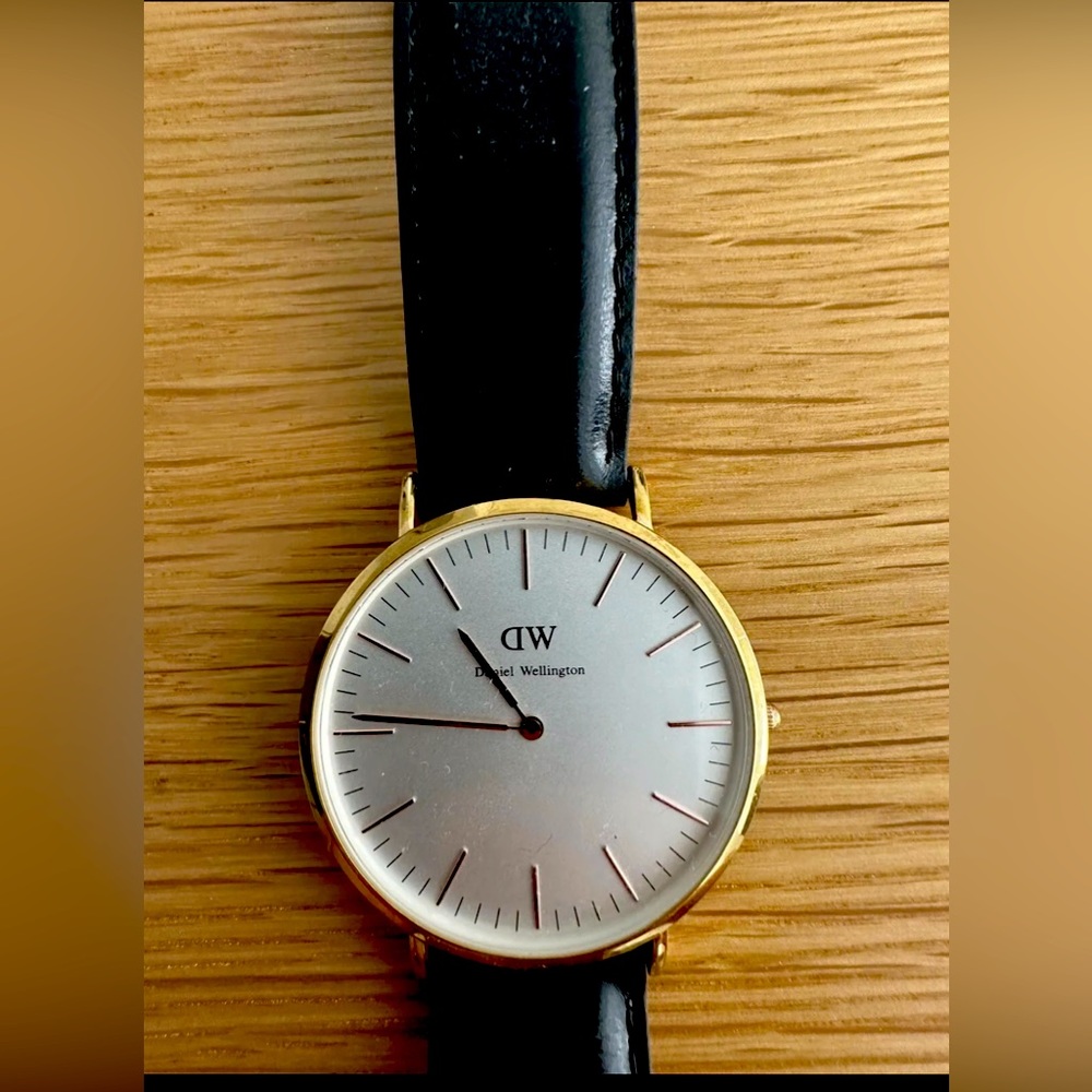 Daniel Wellington men’s Whatch size 40mm